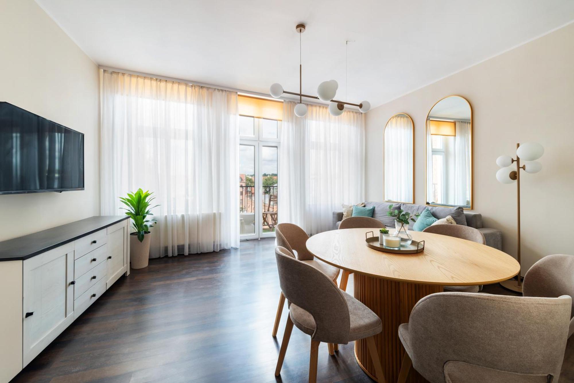 Stunning Apartment With Balcony Гданск Екстериор снимка