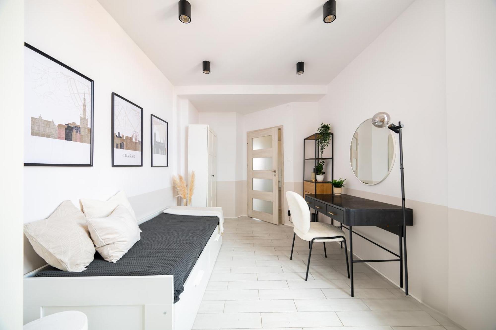 Stunning Apartment With Balcony Гданск Екстериор снимка
