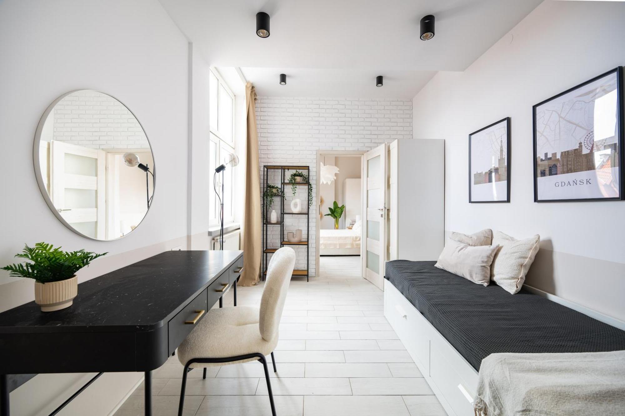 Stunning Apartment With Balcony Гданск Екстериор снимка